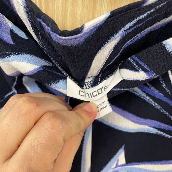 Chico's Navy Print Bermuda Shorts Size 1 (8) - Picture 3 of 5